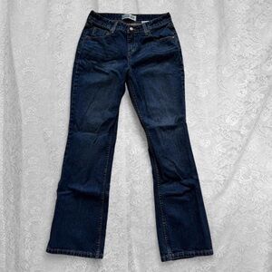 Levi’s Signature Mid-Rise Bootcut Jeans